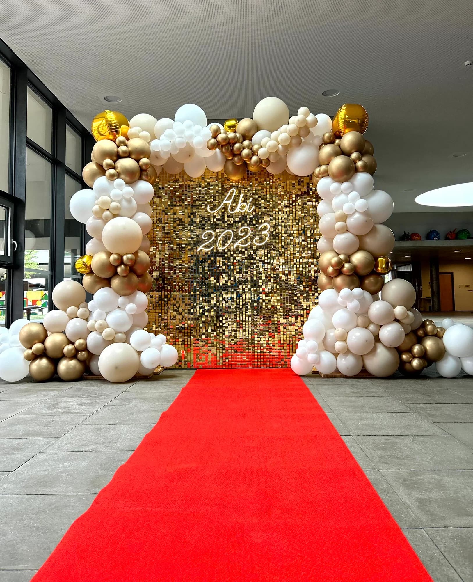 Graduation – Fly Balloons & Decor