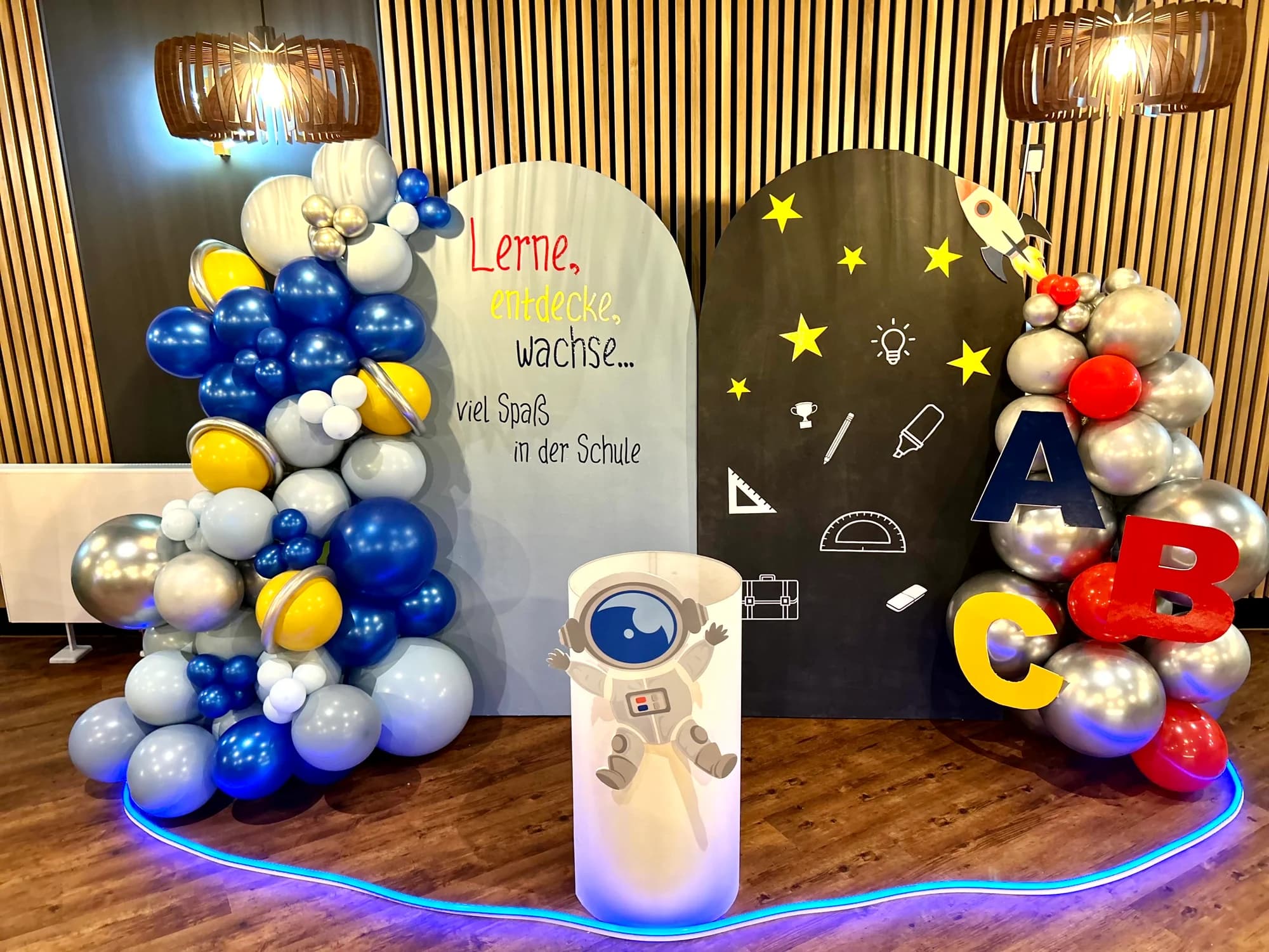 First Day of School – Fly Balloons & Decor